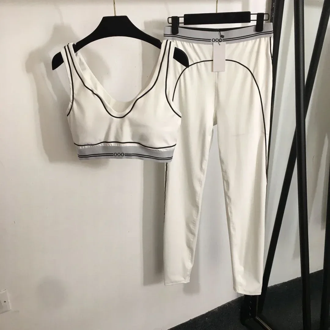 Tanktop und Hose Zweiteiliges  – Yoga Fitness Outfit Bewertung und Preis